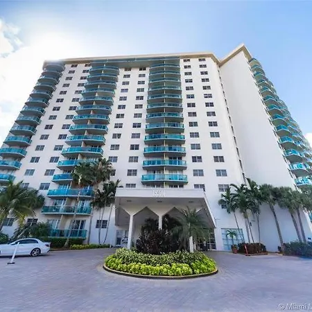 Miami Vacation Apartments Sunny Isles Beach Exterior photo