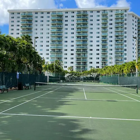 Miami Vacation Apartments Sunny Isles Beach Exterior photo