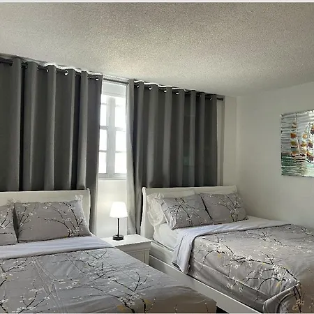 Miami Vacation Apartments Sunny Isles Beach Exterior photo